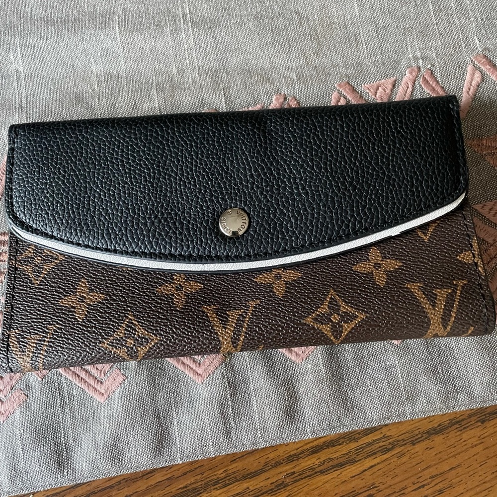 Black and brown wallet